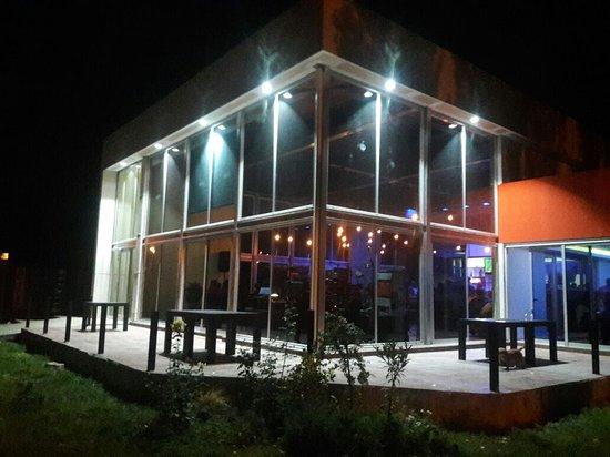 Nos Sobran Los Motivos